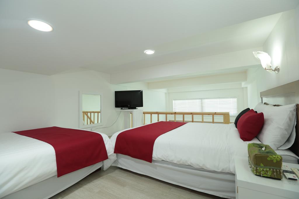 Gangneung Sea View Pension Bagian luar foto
