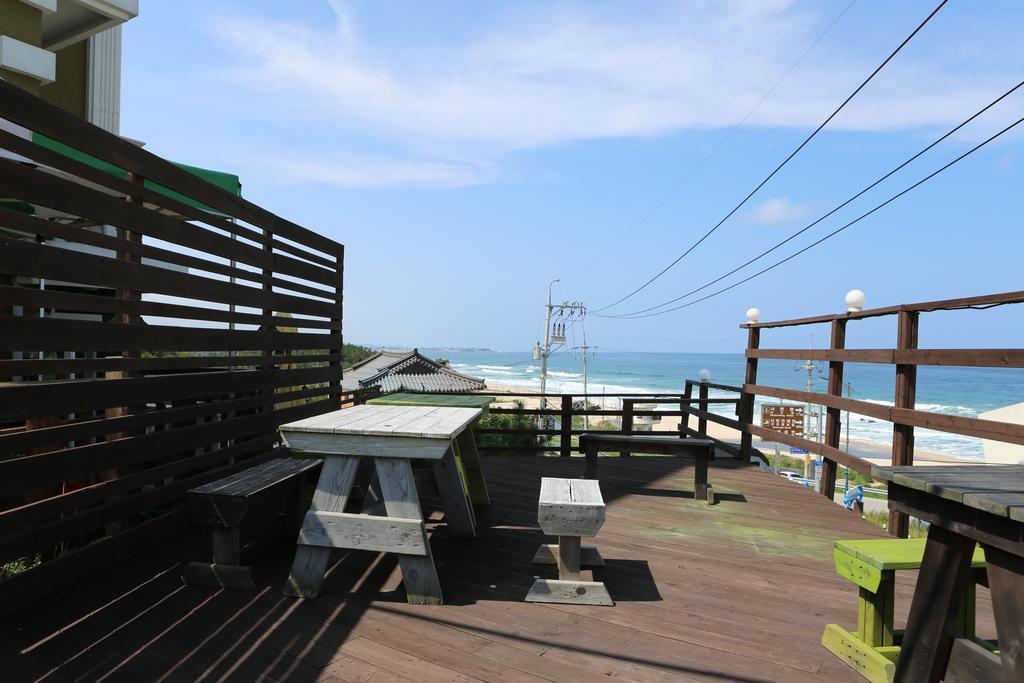 Gangneung Sea View Pension Bagian luar foto