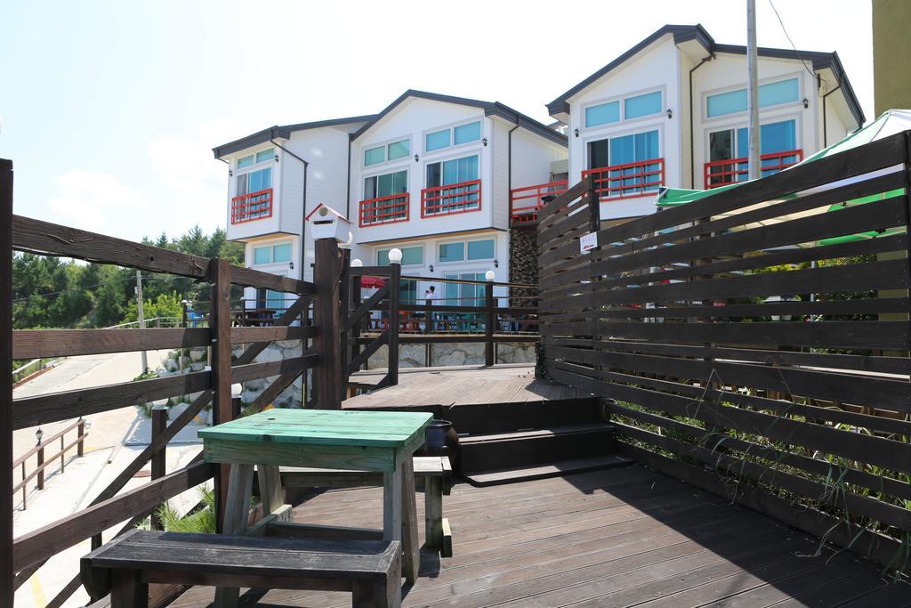 Gangneung Sea View Pension Bagian luar foto