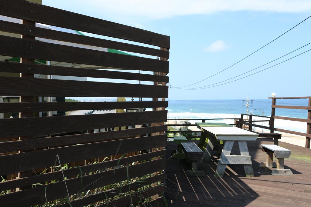 Gangneung Sea View Pension Bagian luar foto
