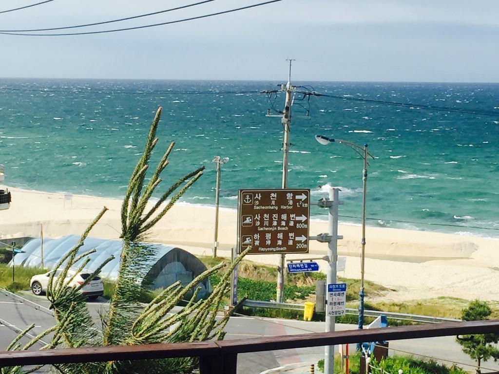 Gangneung Sea View Pension Bagian luar foto