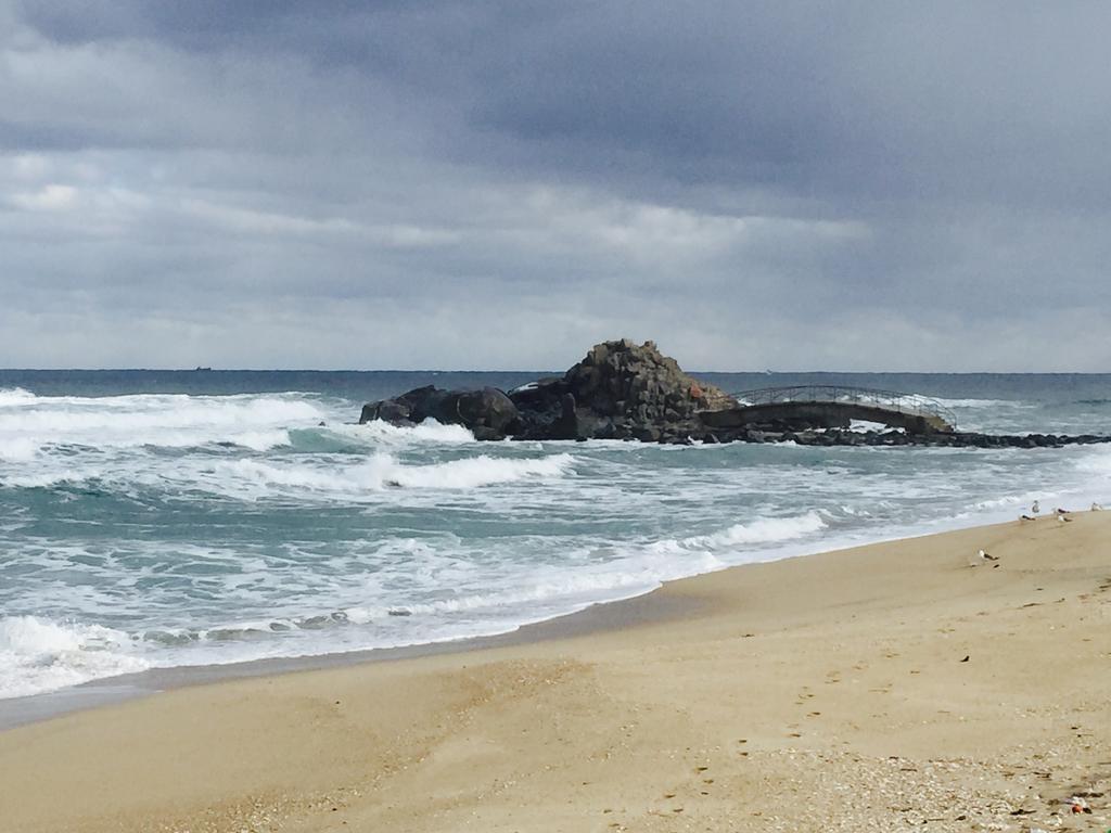 Gangneung Sea View Pension Bagian luar foto